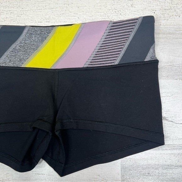 Lululemon Size 6 Womens Reversible Retro Boogie Biker Athleisure Shorts - Picture 10 of 15